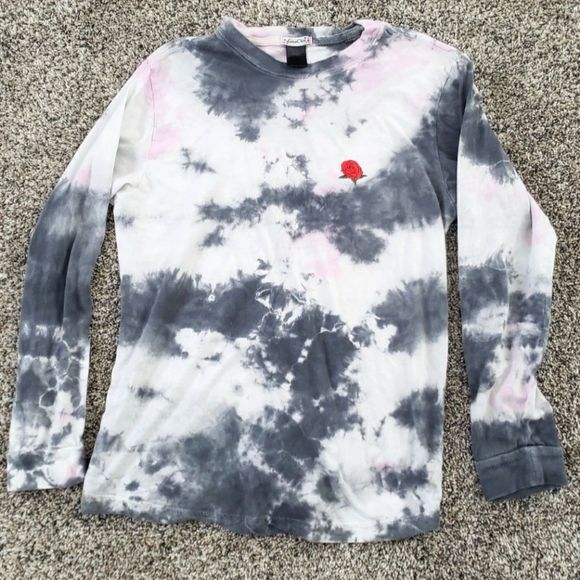 Gray and Black Long Sleeve Tie-Dye Tee with Crew Neck - Picture 1 of 6